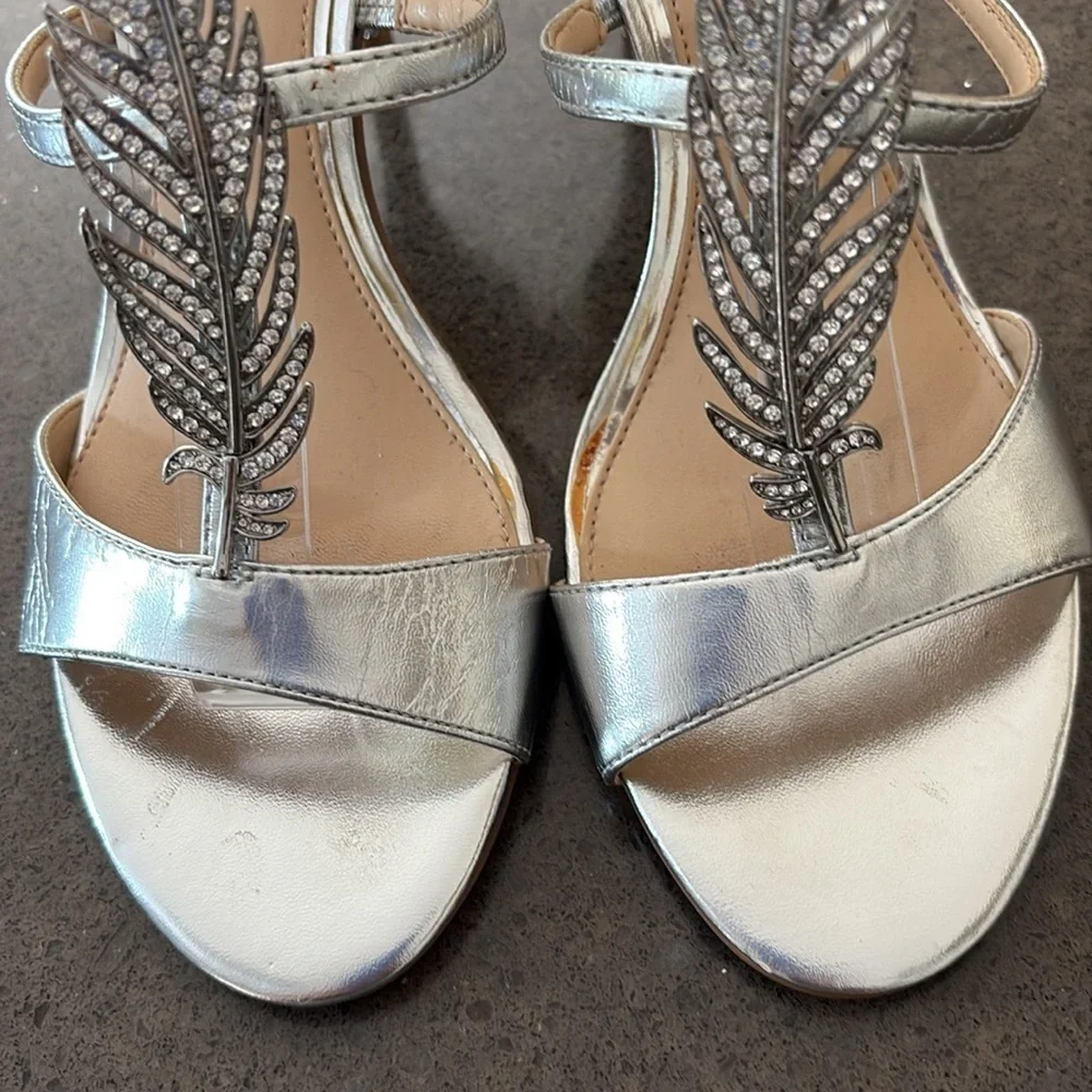 Jewel Badgley Mischka Kalama Heels 8